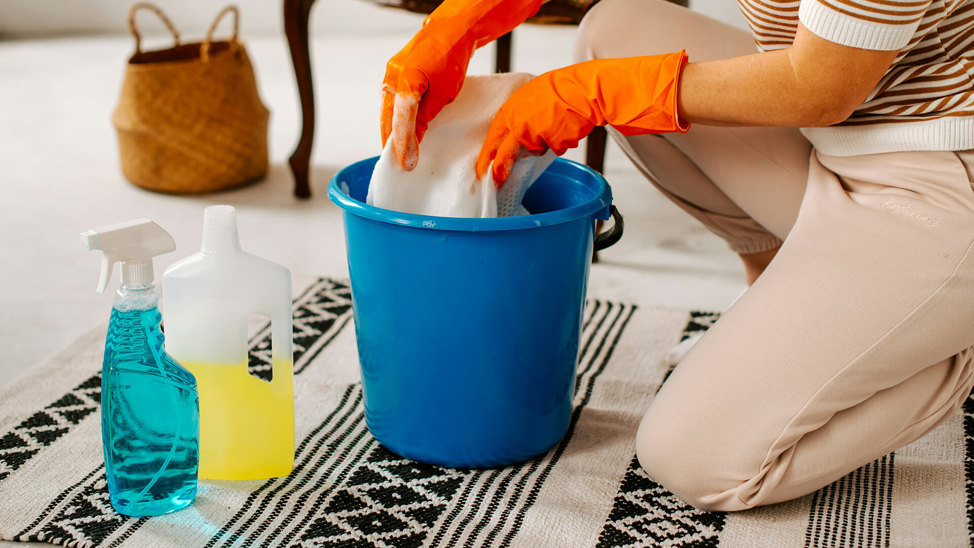 Produse igienico-sanitare profesionale pentru birouri Cluj-Napoca — hârtie igienică, prosoape, dozatoare